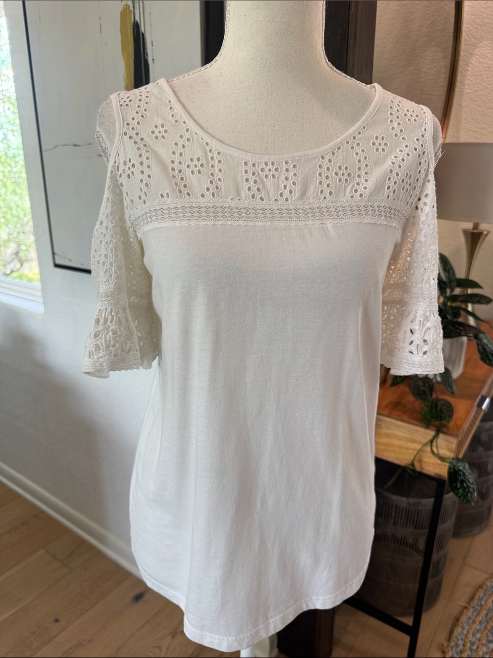 Ralph Lauren Cream Lace Yoke Cold-Shoulder Top - Spring Size XS Cotton - Picture 2 of 11
